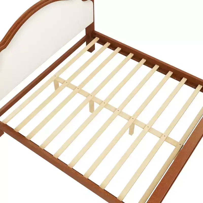 Letto in legno con testiera
